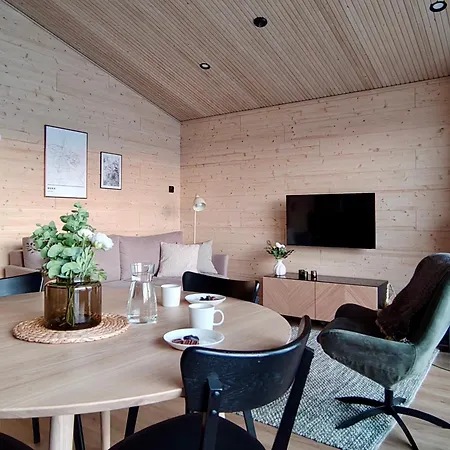 Peaceful With Hot Tub And Nature Views, Lakeside Apartamento