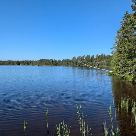Peaceful Cabin With Hot Tub And Nature Views, Villa Lakeside Ruka Appartement *