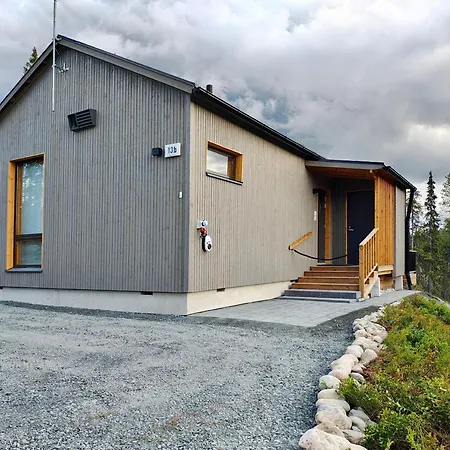 Peaceful With Hot Tub And Nature Views, Lakeside *